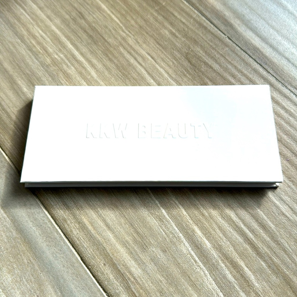 KKW Beauty Crystallized eyeshadow palette Kim Kardashian